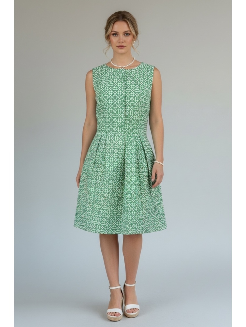 LaRoque Green & White Trellis Geometric Pleated Dress, Fits Size 6/M, EUC